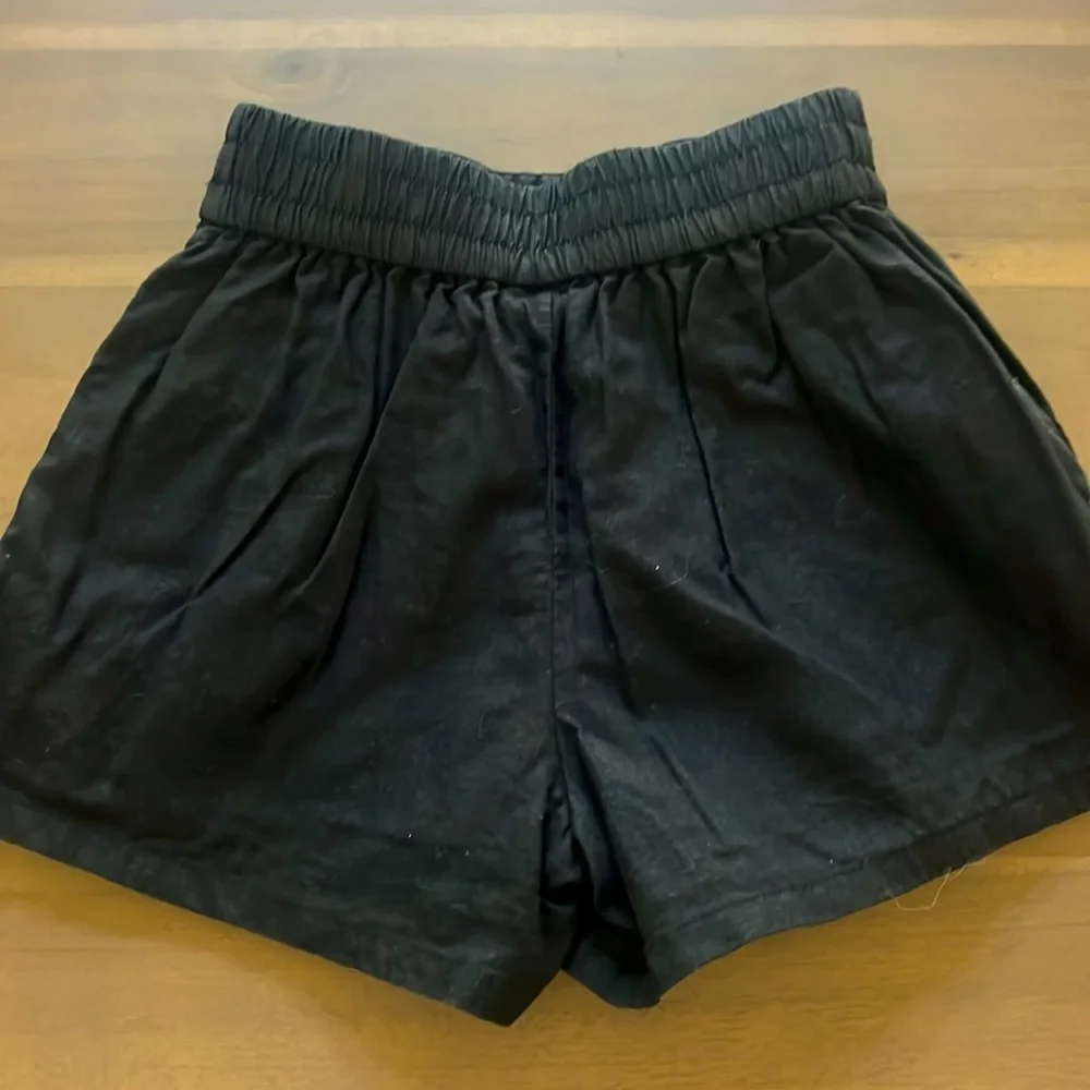 Janie and Jack Black Linen Blend Shorts size 7